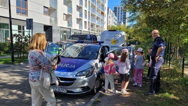 Policjanci z wizytą w przedszkolu i żłobku na Żoliborzu