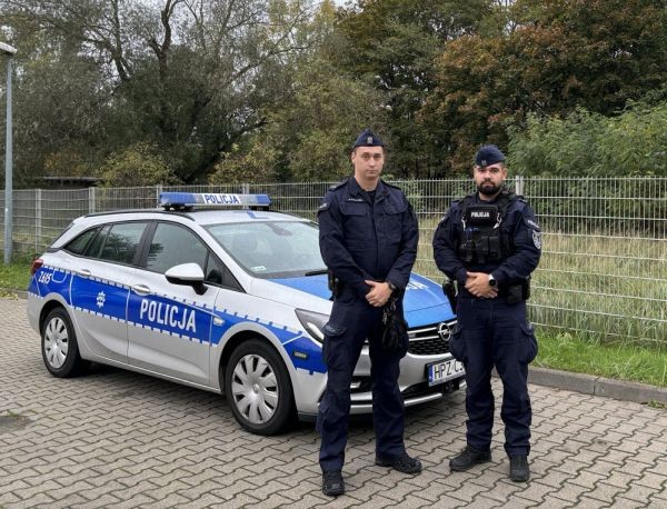 Policjanci z Białołęki pomogli zagubionej kobiecie