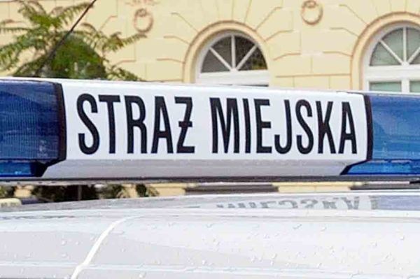 Agresywni mężczyźni zaczepiali ludzi w Wawrze