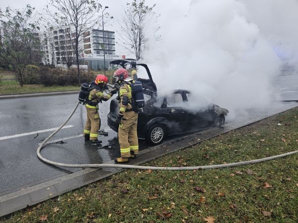 Pożar samochodu osobowego na Bielanch