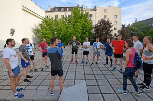 Mikołajkowy trening biegowy w Ośrodku Rozbrat w Środmieściu - City Media